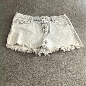 cute light wash shorts